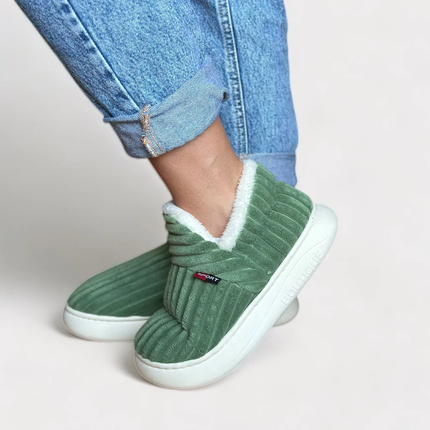 House Slippers with Thick Fur for Women and Men, Cozy Slippers with Non Slip Soles, Fluffy Slippers for Winter