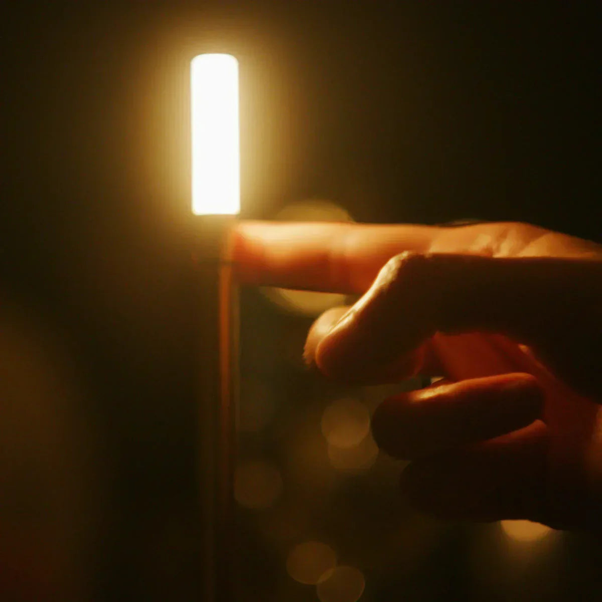 Aurelia | Modern Table Lamp with Adjustable Dimming | Stylish Lighting for Any Room 4