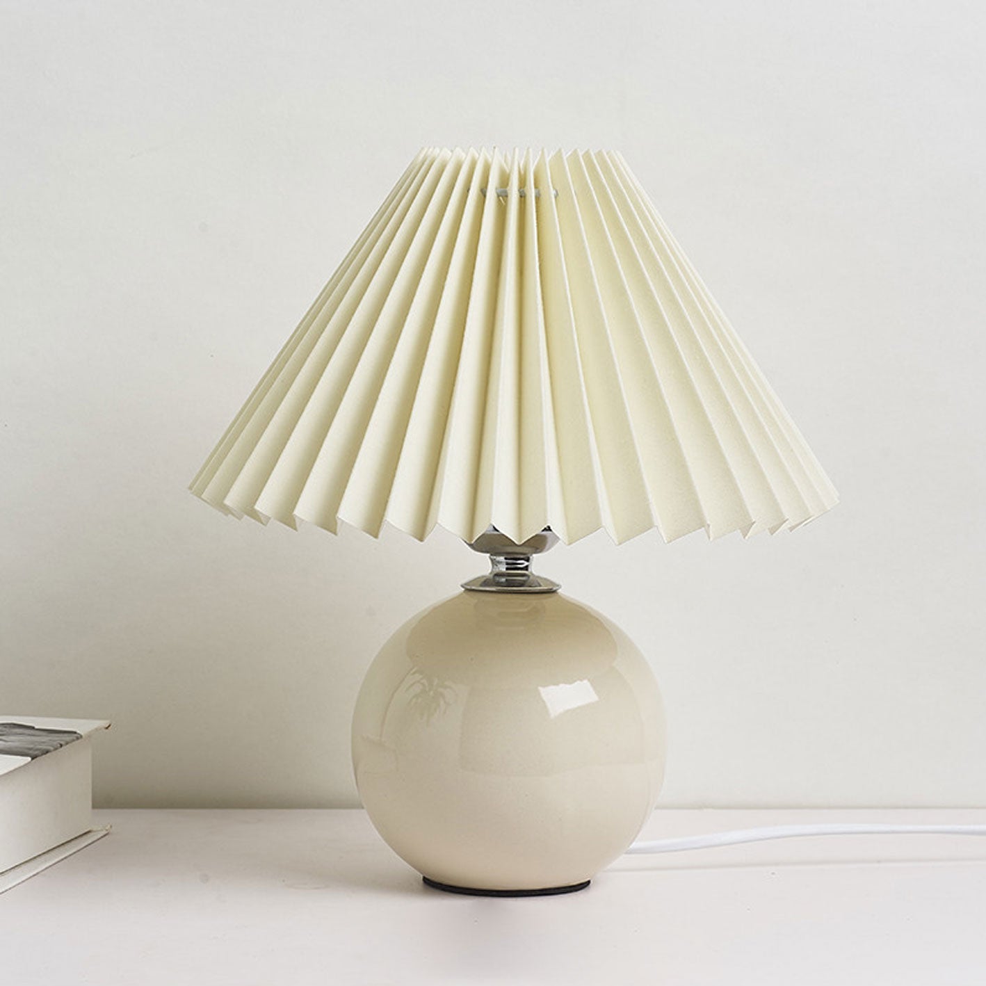 Ceramica | Elegant Minimalist Pleated Table Lamp Design 16