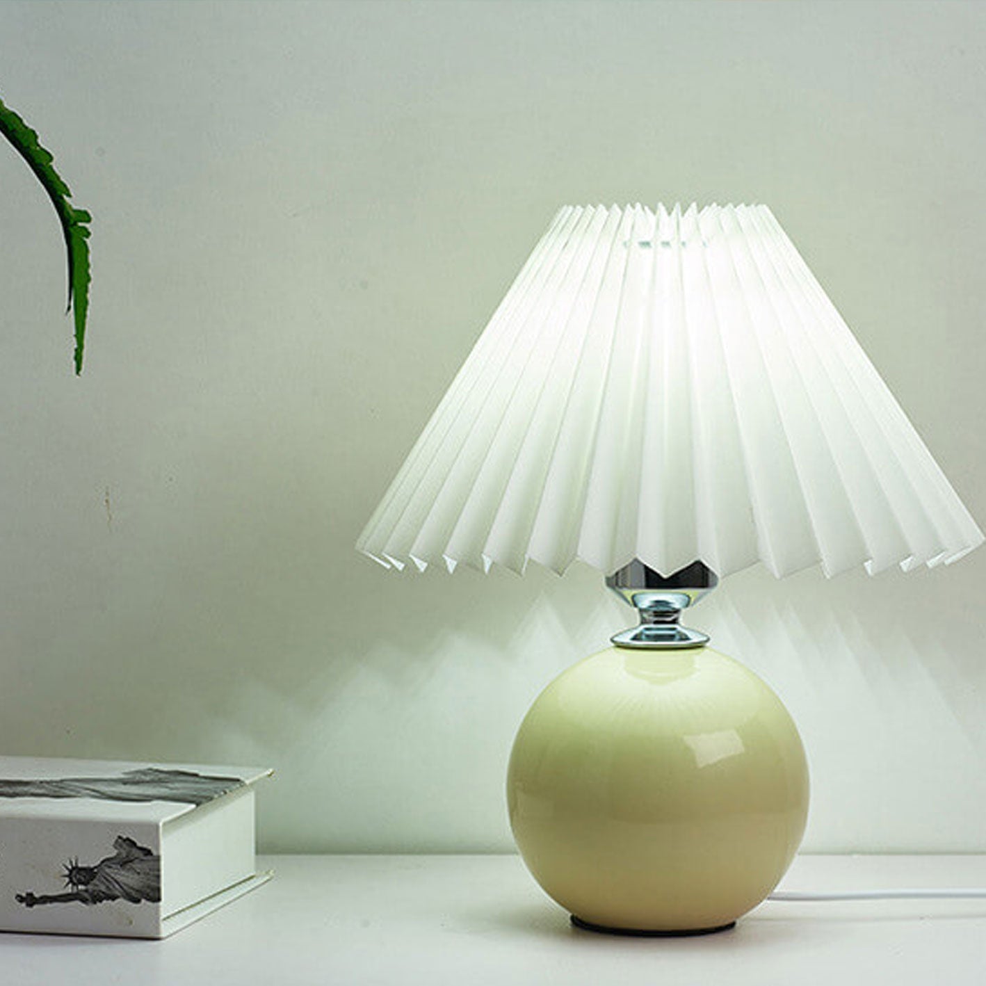 Ceramica | Elegant Minimalist Pleated Table Lamp Design 5