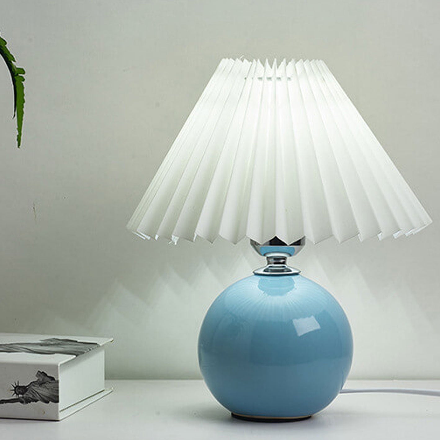 Ceramica | Elegant Minimalist Pleated Table Lamp Design 7
