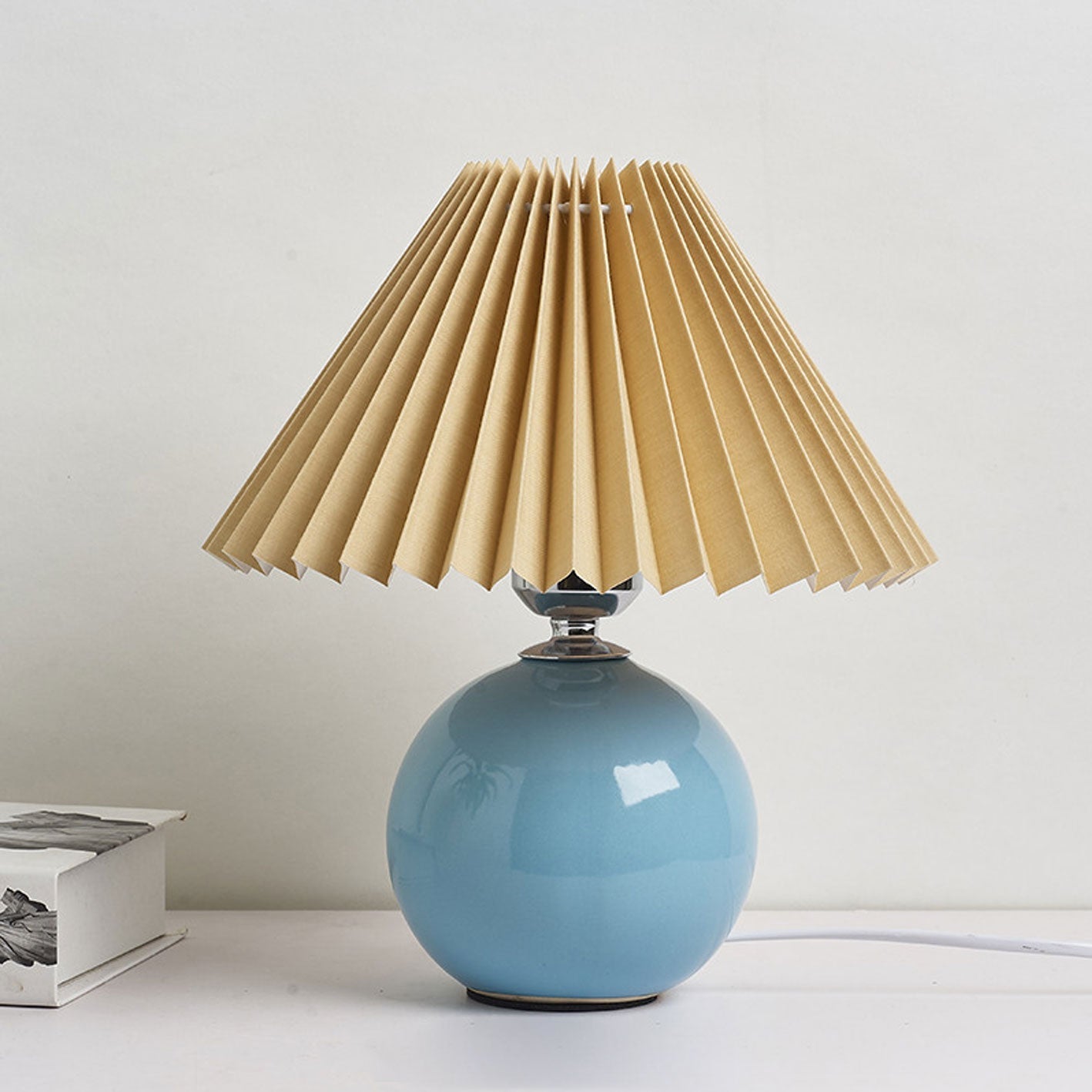 Ceramica | Elegant Minimalist Pleated Table Lamp Design 9