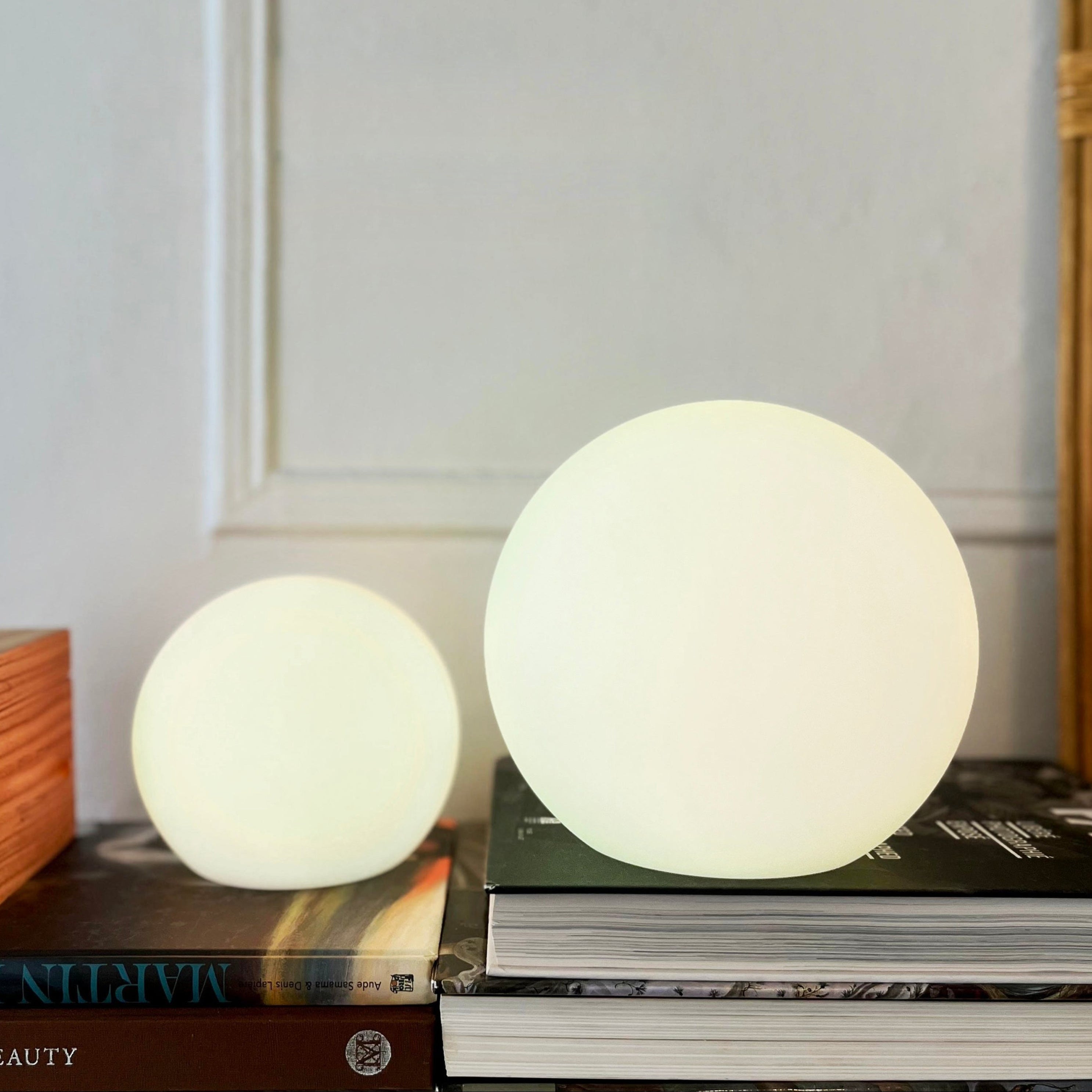 Elegant LED Table Lamp | Cordless Design with 16 Color Options | Rechargeable & Waterproof for Indoor/Outdoor Use 0