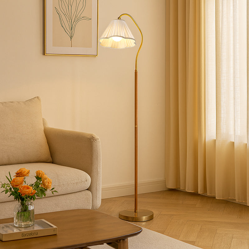 Floralis | Elegant Vintage Wooden Industrial Floor Lamp 0