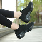 Black / 2