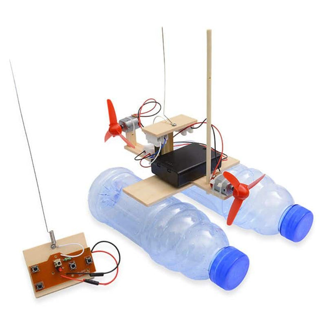 Wooden RC boat toy for kids, remote control model boat with assembly kit, 18 x 25 cm, AA battery powered