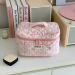 Tuzwa Quilted Makeup Bag for Women – Large Capacity Travel Cosmetic Organizer with Cute Bow Design & Zipper Closure, 24 × 15 cm