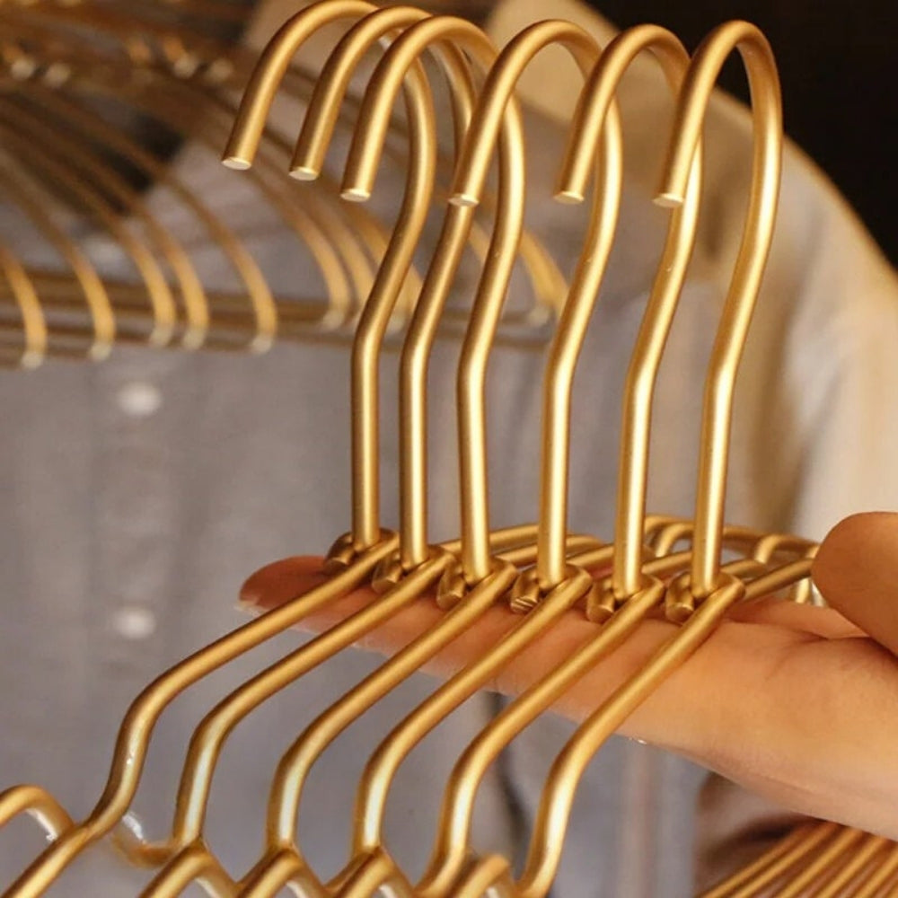Seamless Clothes Hanger Set with Non-Bulge Design | 10-Piece Set for Neat Wardrobe Organization 6
