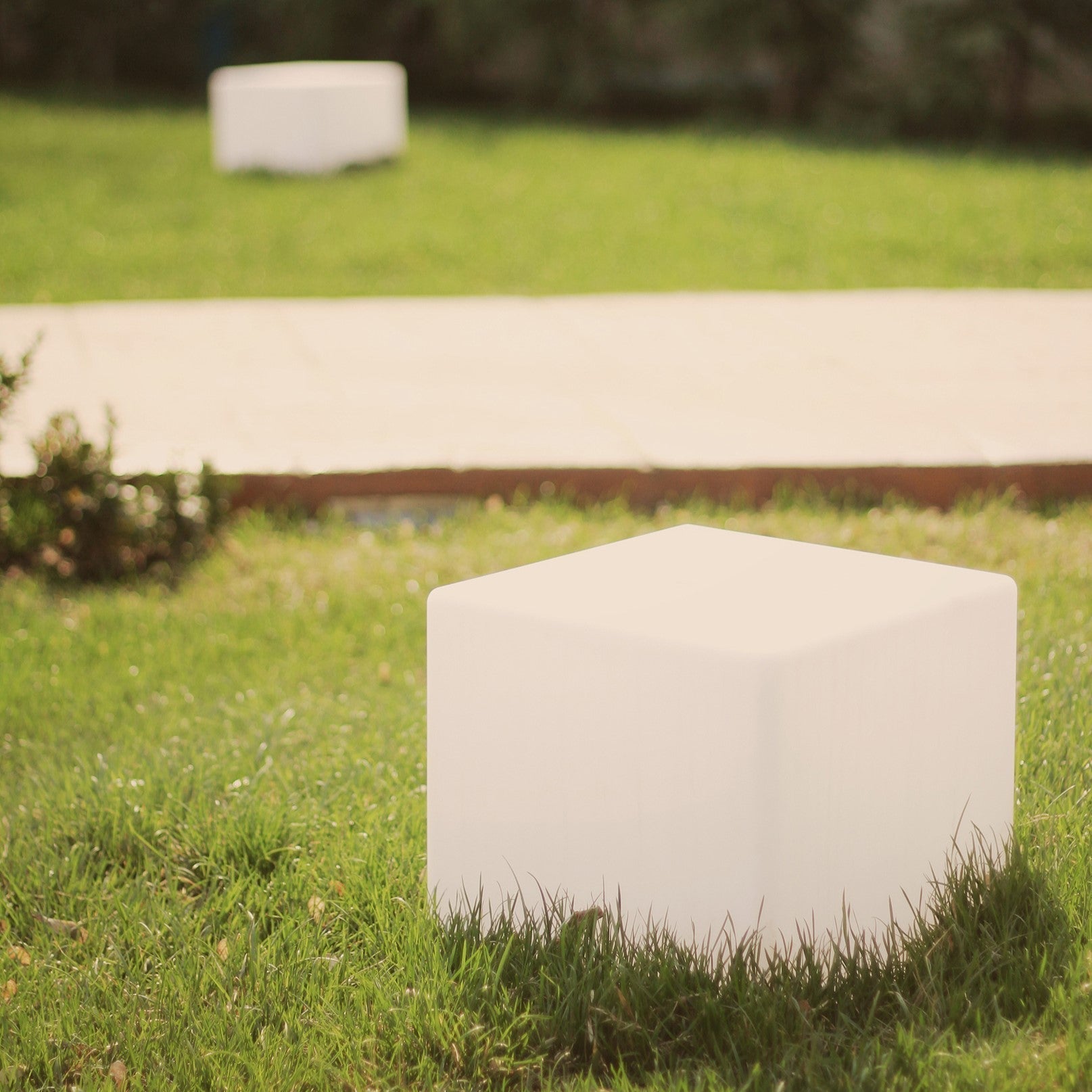 Solar Garden Lights | Cube Design with 16-Color LED & Weatherproof for Outdoor Ambiance 4