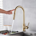 TouchTech | Pull-Out Kitchen Tap with Sensor Activation & Flexible Spout | Modern Brass Faucet for Effortless Cleaning 8