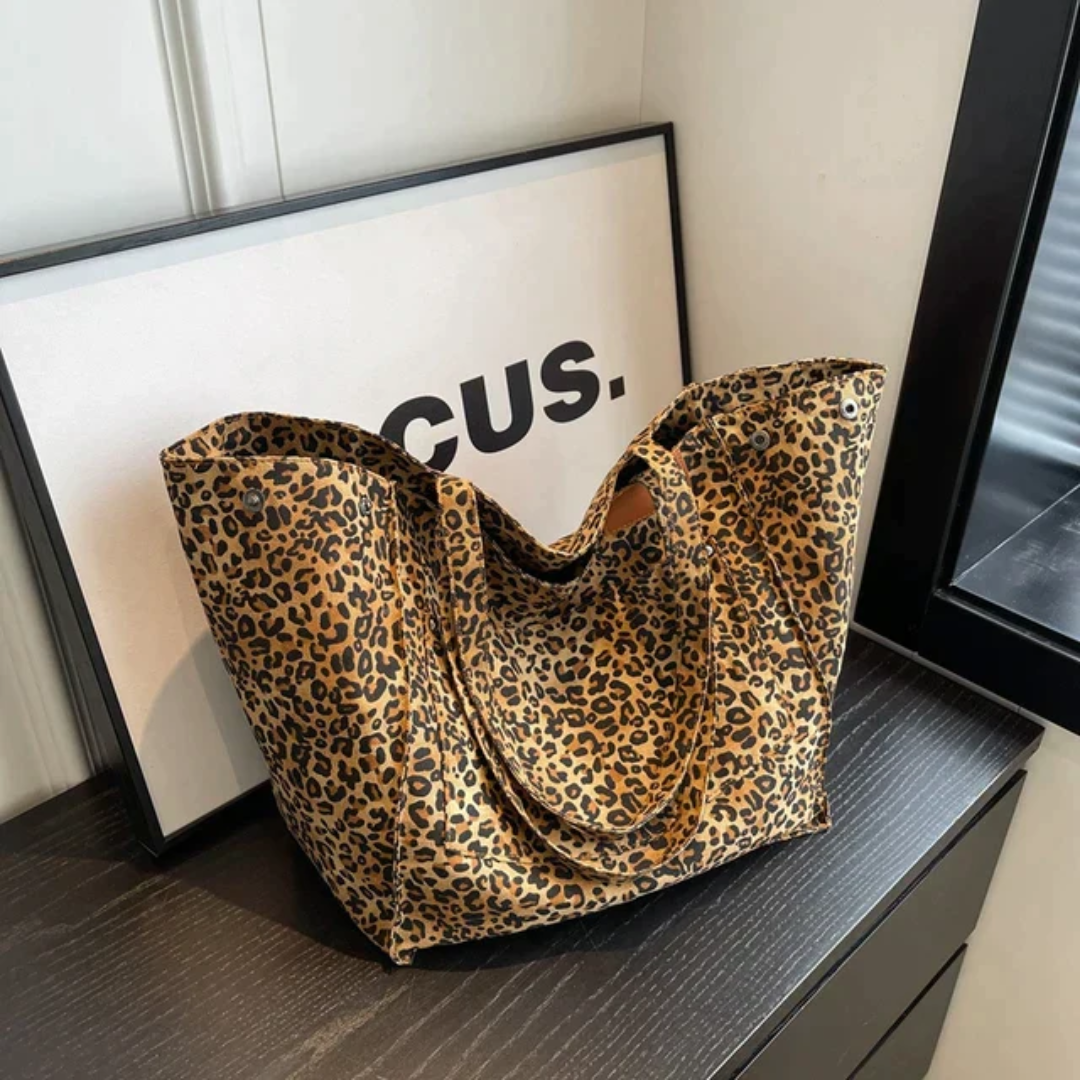 WildElegance | Stylish Leopard Print Handbag with Spacious Storage | Chic Design for Everyday Use 1