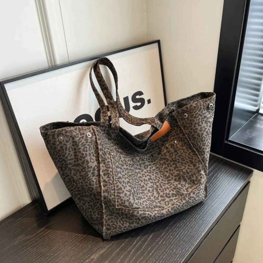 WildElegance | Stylish Leopard Print Handbag with Spacious Storage | Chic Design for Everyday Use 2