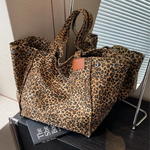 WildElegance | Stylish Leopard Print Handbag with Spacious Storage | Chic Design for Everyday Use 5