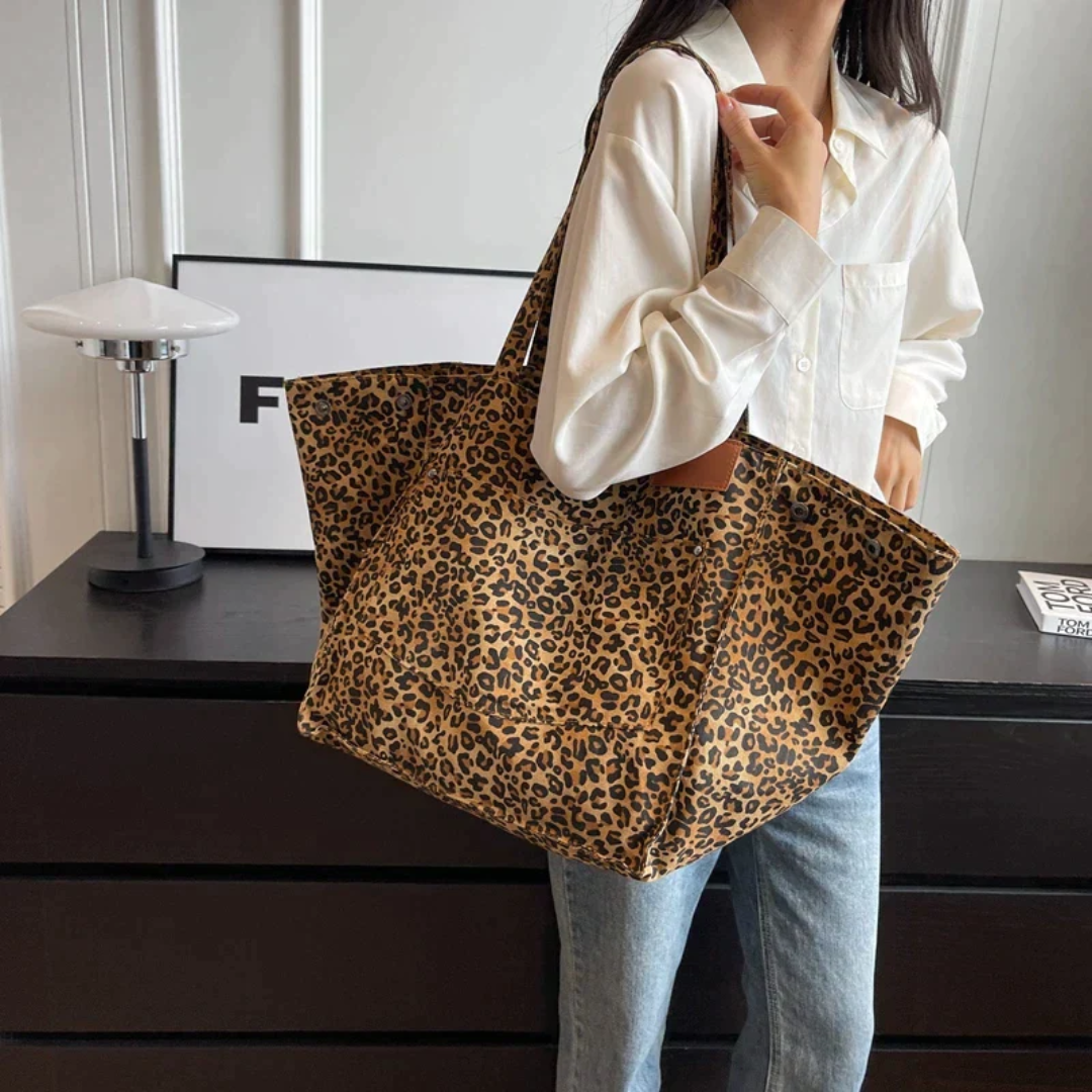 WildElegance | Stylish Leopard Print Handbag with Spacious Storage | Chic Design for Everyday Use 6
