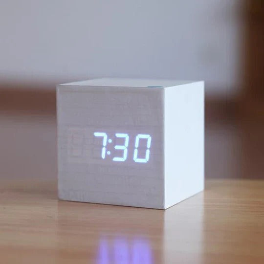 Tuzwa Digital Wood-Style LED Clock – Compact Cube Desk Clock with Hidden Illuminated Display, Cable or Battery Power & 4 Color Options