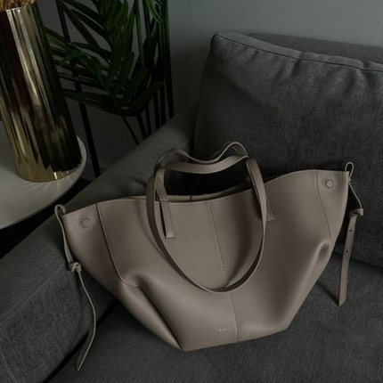 Vintage Tote Bag for Women, Spacious Shoulder Bag with Secure Closure for Work, Shopping, Travel and Weekend Day Trips