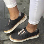 Black / US 4