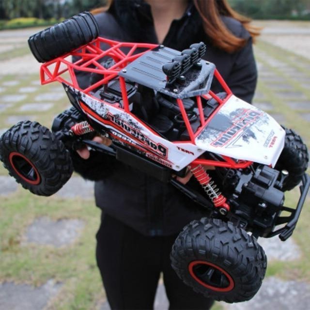 Tuzwa RC Rock Crawler Truck – All-Terrain Remote Control Car, 50m Range, 15 km/h, Shock-Absorbing Suspension & 30-Min Runtime
